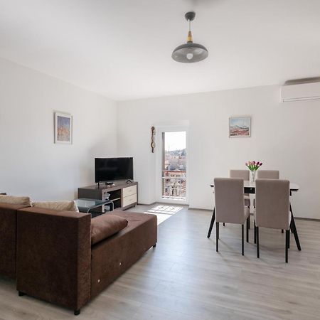 Apartment Gioia Ровин Екстериор снимка