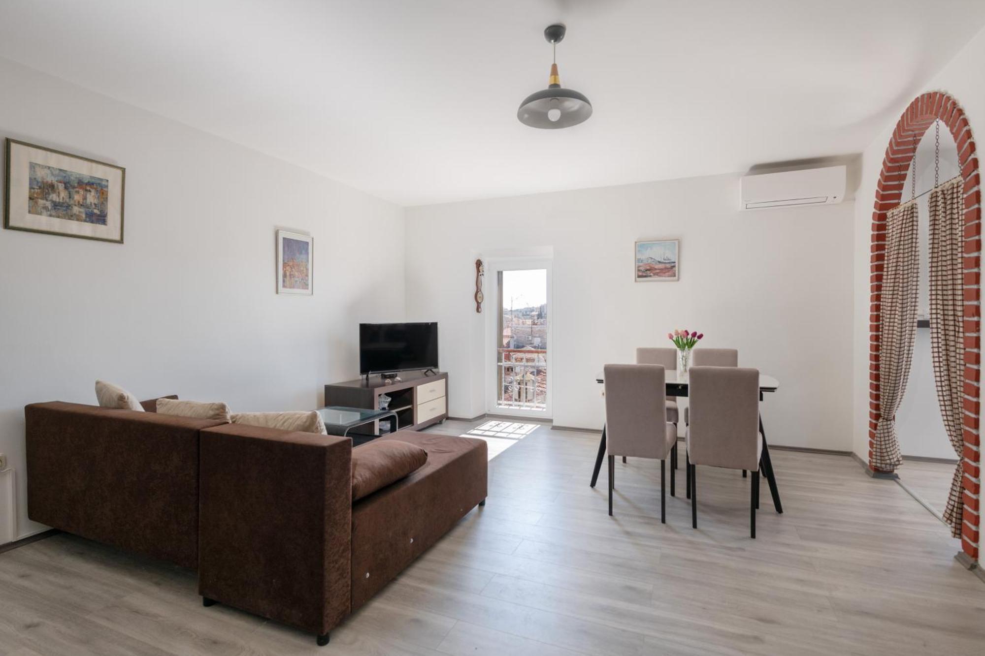 Apartment Gioia Ровин Екстериор снимка