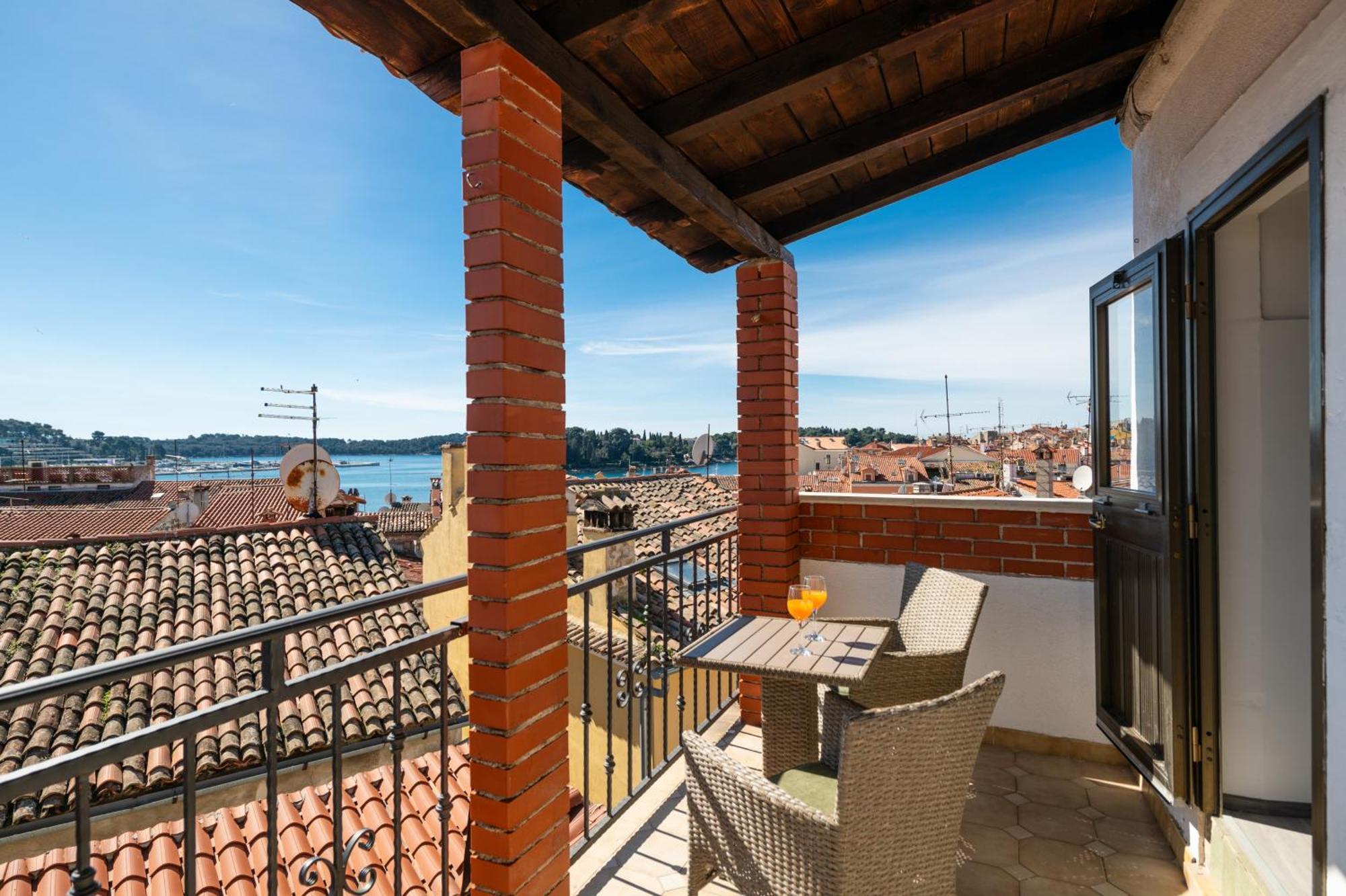 Apartment Gioia Ровин Екстериор снимка