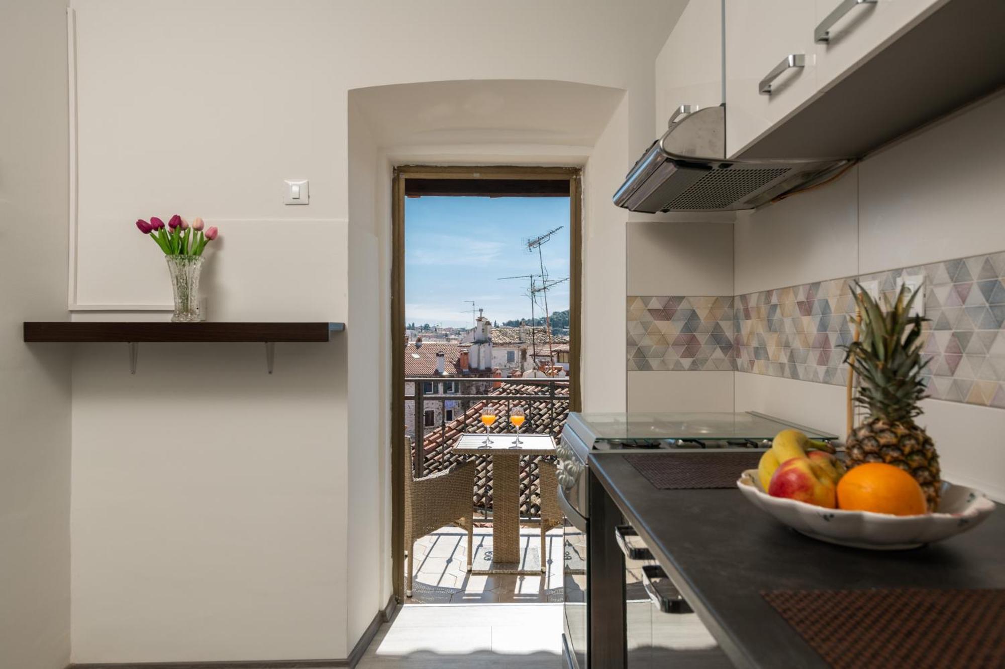 Apartment Gioia Ровин Екстериор снимка