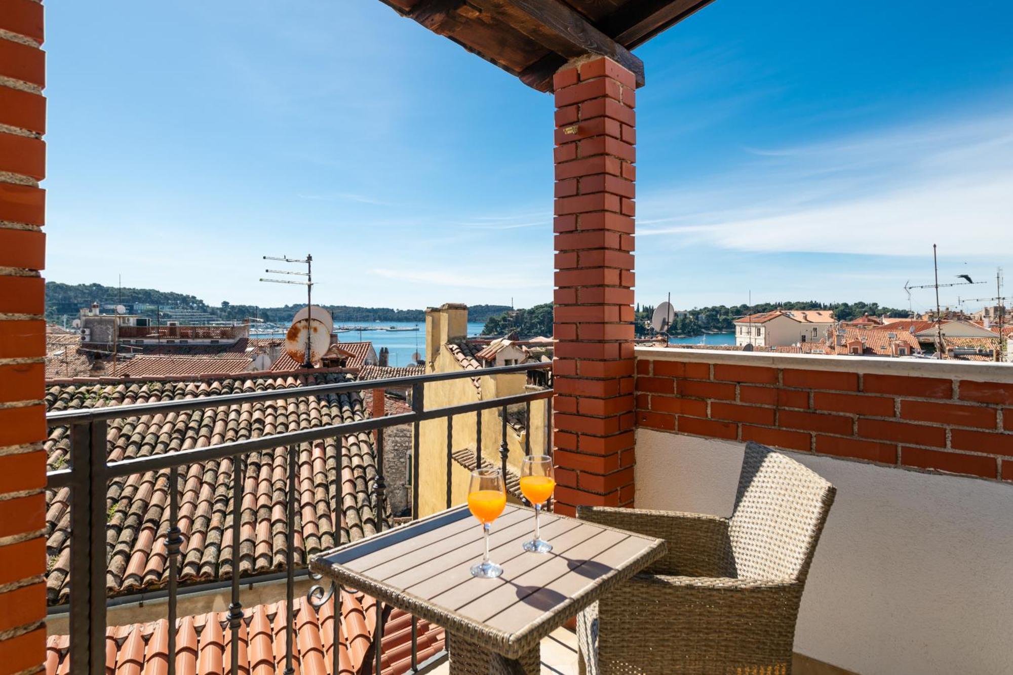 Apartment Gioia Ровин Екстериор снимка