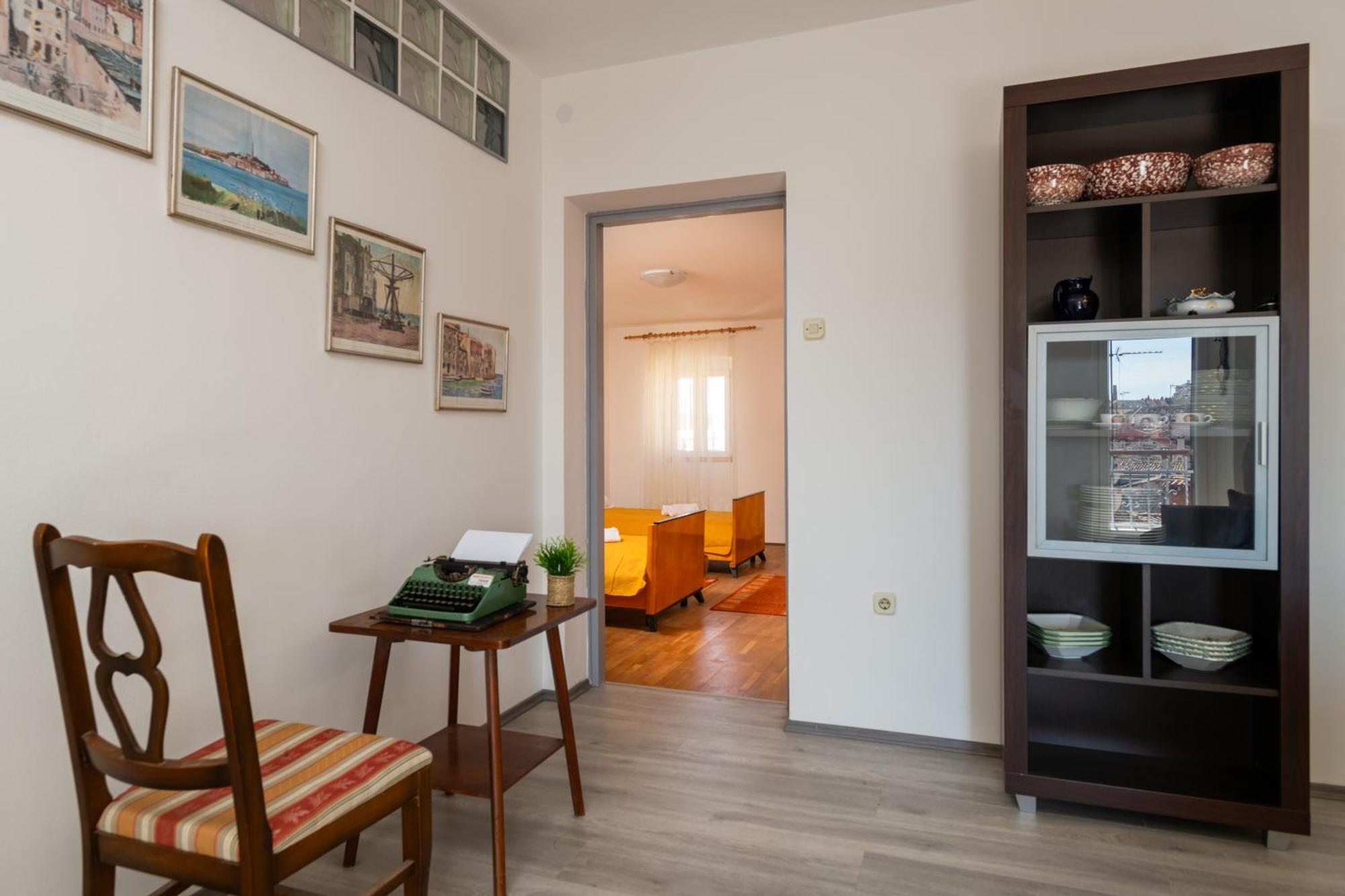 Apartment Gioia Ровин Екстериор снимка